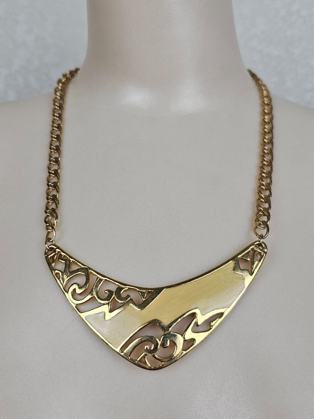 Avon Gold Tone Crescent V‎ Bib Necklace Yellow Enamel Scrollwork 80s 90s Vintage